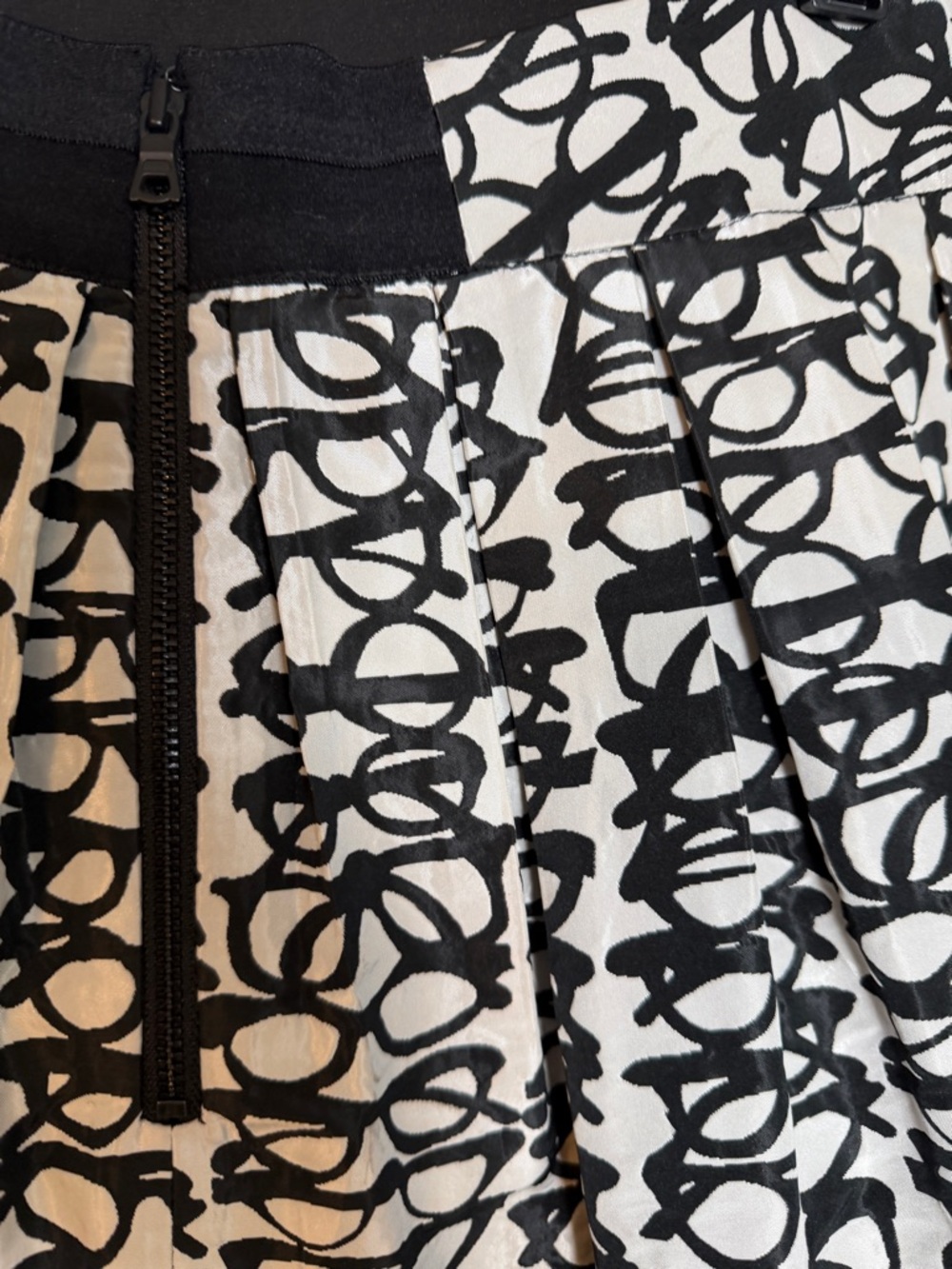 Alice + Olivia Eyeglass Skirt - Picture 8 of 8